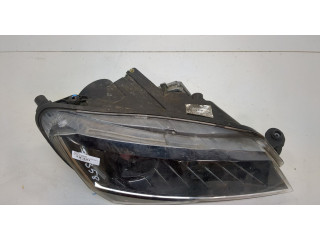 Фара передняя Skoda SuperB 2015-2025 правая