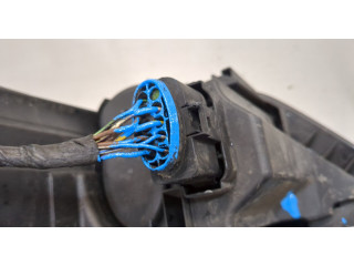 Фара передняя Audi Q3 2011-2014 правая