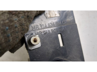 Решетка радиатора  Mitsubishi Carisma          