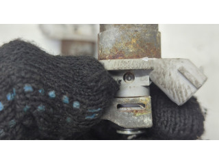 Форсунка топливная Mitsubishi Colt 2002-2012 MR988977, MN143973