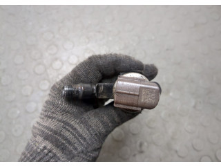 Форсунка топливная  Nissan Pathfinder 2004-2014    16600EC00A     