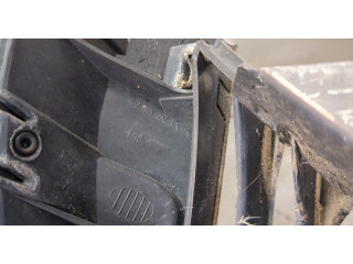 Решетка радиатора  Renault Laguna 2 2001-2007          