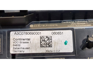 Панель приборов Audi Q3 2018-