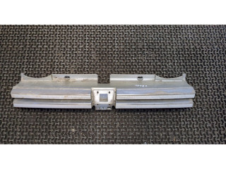 Решетка радиатора  Peugeot 605         3 