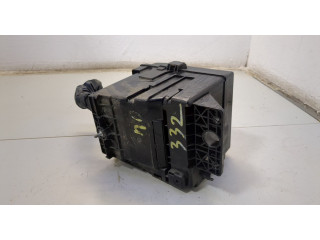 Блок предохранителей Infiniti QX56 2004-2010 7154849830