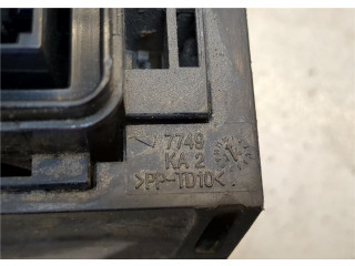 Блок предохранителей Mitsubishi L200 2015-2019 8565A368 2.4