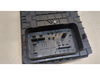 Блок предохранителей Skoda Octavia (A5) 2004-2008