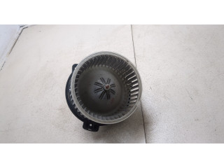 Моторчик печки Mitsubishi Carisma