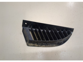 Решетка радиатора Mitsubishi Colt 2004-2008 MN127774