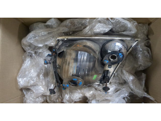 Фара передняя  Ford Explorer 2001-2005 правая 