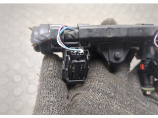 Форсунка топливная Skoda Fabia 2007-2014 03E906031C, 03E133320A