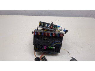 Блок предохранителей  Volkswagen Transporter 4 1991-2003         