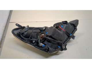 Фара передняя  Toyota Corolla Verso 2004-2009 левая 