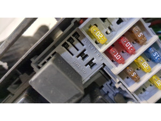 Блок предохранителей  Volvo XC90 2002-2014      30728132   