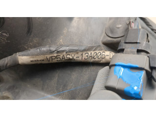 Фара передняя  Infiniti QX56 2004-2010 правая 