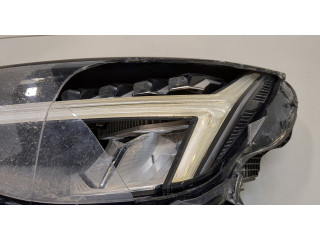 Фара передняя  Volvo XC40 левая 