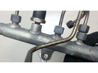 Рампа (рейка) топливная Mitsubishi Carisma