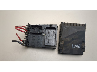 Блок предохранителей Volkswagen Golf 5 2003-2009 1K0937124K