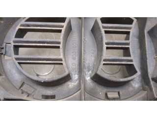 Решетка радиатора  Audi A4 (B6) 2000-2006          8E0853651B