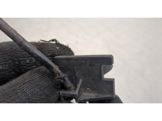 Замок капота Volkswagen Transporter 4 1991-2003