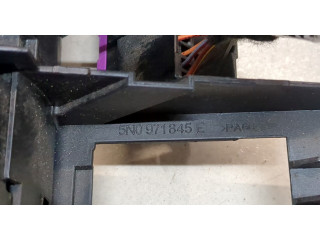 Блок предохранителей  Audi Q3 2014-2018         