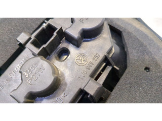 Задний фонарь          