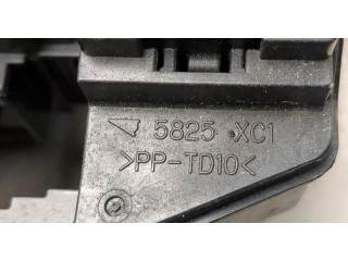 Блок предохранителей  Toyota Corolla E15 2006-2013      8274112110   