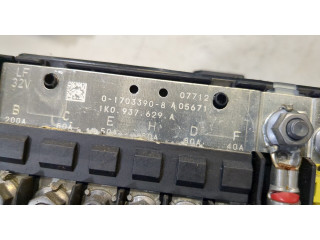 Блок предохранителей Audi Q3 2011-2014