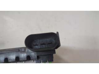 Блок предохранителей  Volkswagen Transporter 4 1991-2003         