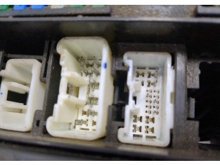 Блок предохранителей  Toyota Sequoia 2008-      827410C060   