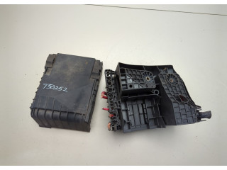 Блок предохранителей Skoda Octavia (A5) 2004-2013