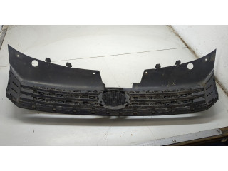 Решетка радиатора  Volkswagen Passat 7 2010-2015 Европа          3AA853651D