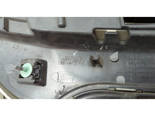 Решетка радиатора  Ford Explorer 2010-2015          