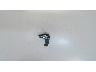 Замок капота Nissan Leaf