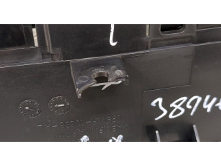 Панель приборов Volkswagen Golf 5 2003-2009