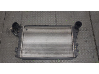 Интеркулер  Volkswagen Jetta 5 2004-2010 2.0  1k0145803    