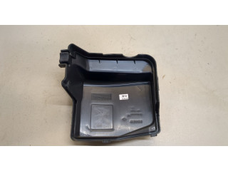 Крышка блока предохранителей  Dacia Duster 2017-2024      243829068R   