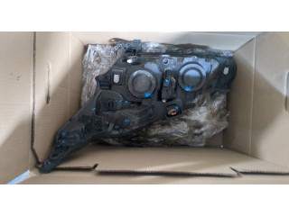 Фара передняя  Peugeot 208 2012-2019 правая 