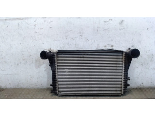 Интеркулер  Volkswagen Jetta 5 2004-2010 2.0  1k0145803t    