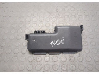 Крышка блока предохранителей Volvo XC70 2000-2007 30728133