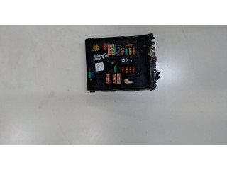 Блок предохранителей  Skoda Yeti 2009-2014      1k0937118    