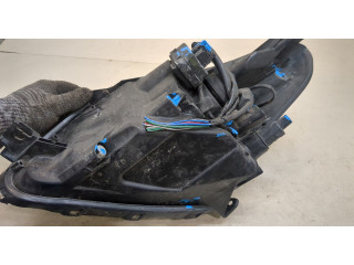 Фара передняя Toyota Urban Cruiser правая