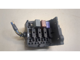 Блок реле Toyota Corolla E15 2006-2013 8273002890