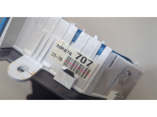 Панель приборов Mitsubishi Pajero / Montero 2000-2006