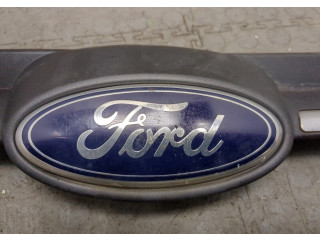 Решетка радиатора  Ford Focus 3 2011-2015          