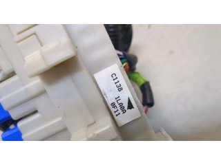 Блок предохранителей Infiniti QX56 2010-2013