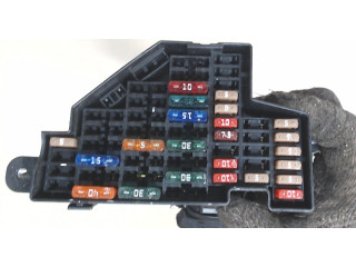 Блок предохранителей Volkswagen Jetta 5 2004-2010 1K941824 2