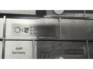 Крышка блока предохранителей  Volkswagen Passat 6 2005-2010         