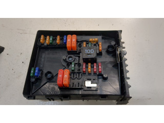 Блок предохранителей Volkswagen Caddy 2004-2010 1K0937125A