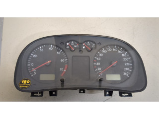 Панель приборов Volkswagen Golf 4 1997-2005 1J0920802BX
